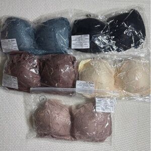 Women’s Bralette set of 5 NWT